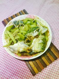 美味的榨菜蒸鱼头