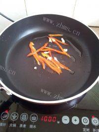 爽口的清炒莴笋丝做法图解2)