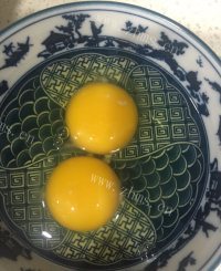 家常蒜苗鸡蛋炒饭做法图解3)