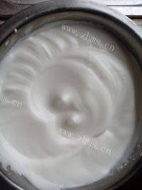 自己做的彩虹蛋糕卷做法图解3)