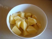 妈妈做的土豆炖牛肉做法图解5)