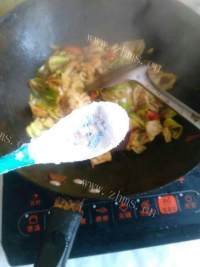 家常菜茄汁包菜做法图解5)