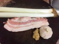 诱人的大葱炒肉做法图解1)