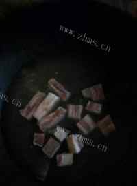 色泽不错的红烧牛排做法图解2)
