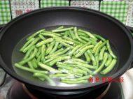 「营养美食」干煸豆角做法图解1)
