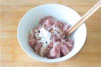 「DIY美食」酱爆肉丁做法图解2)