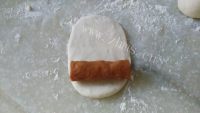 自制香肠卷做法图解8)