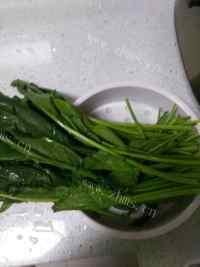 菠菜鸡蛋汤做法图解1)