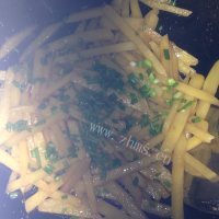 家常菜葱香土豆丝