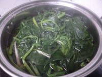 美味的菠菜鸡蛋汤做法图解5)