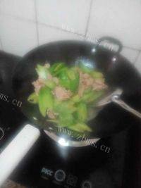 口感不错的肉片炒苦瓜