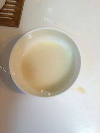 家常菜芹菜炒肉做法图解9)