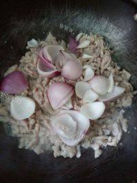 家常菜肉丝炒杏鲍菇做法图解4)