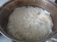 美味的糯米饭团做法图解2)