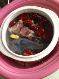 鲜美可口的滋补乌鸡汤做法图解7)
