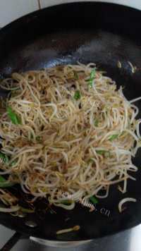 家常菜醋溜绿豆芽做法图解2)