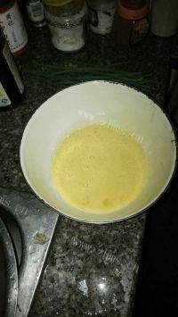 自己做的鸡蛋饼做法图解2)