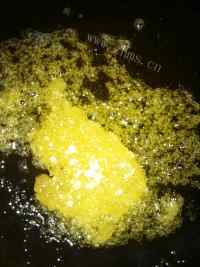 可口的五花肉炖豆腐泡做法图解3)