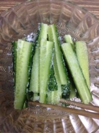 DIY凉拌黄瓜做法图解1)