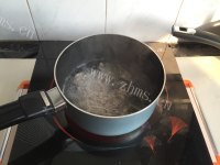 热腾腾的皮蛋瘦肉粥做法图解4)