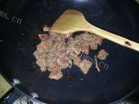 家常菜酸菜炒牛肉做法图解4)