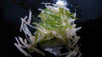 家常菜青椒炒土豆丝做法图解5)