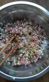 家常菜虎皮尖椒酿肉做法图解3)