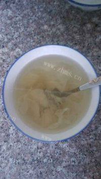 美味的雪梨银耳糖水