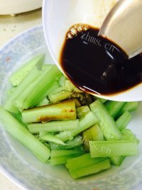 回味无穷的凉拌黄瓜做法图解5)