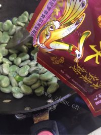 下酒菜炒蚕豆做法图解3)