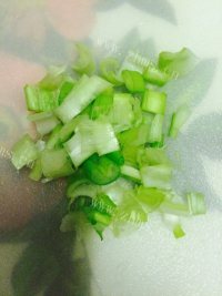美味的煎土豆饼做法图解2)