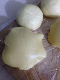香气浓郁的菠萝包做法图解6)