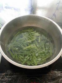 家常菜肉丝蒜苗做法图解11)