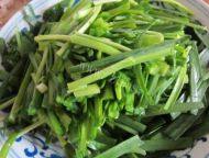 美味的韭菜炒肉丝做法图解4)