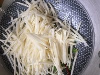 家常菜青椒土豆丝做法图解4)