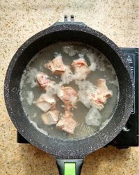 美味的排骨焖杂粮饭做法图解3)