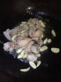美味的白菜炖粉条做法图解3)