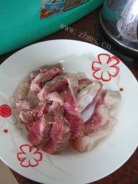 味道不错的蒜苔回锅肉做法图解1)