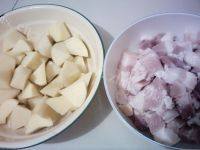 家常菜红烧肉炖土豆做法图解1)
