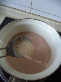 好喝的玫瑰奶茶做法图解6)