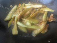 家常菜肉末烧茄子做法图解7)