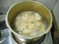 腊鸭焖藕做法图解6)