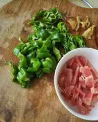 特色美食辣椒炒肉做法图解1)
