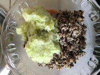 美味的香菇鸡肉馄饨做法图解2)