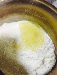 自制蛋白椰蓉球做法图解5)