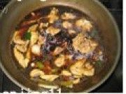 美味的毛豆烧鸡做法图解2)