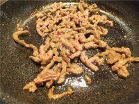 营养丰富的彩椒牛肉做法图解7)
