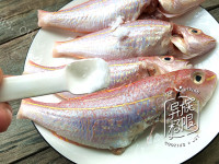 美味的生煎金线鱼做法图解3)