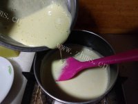 美味的草莓夏洛特蛋糕做法图解18)