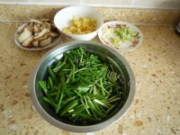 五味俱全的豆干炒韭菜做法图解2)
